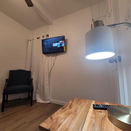 One Room In A Renovated Duplex House Near Fsu Tallahassee Exterior photo
